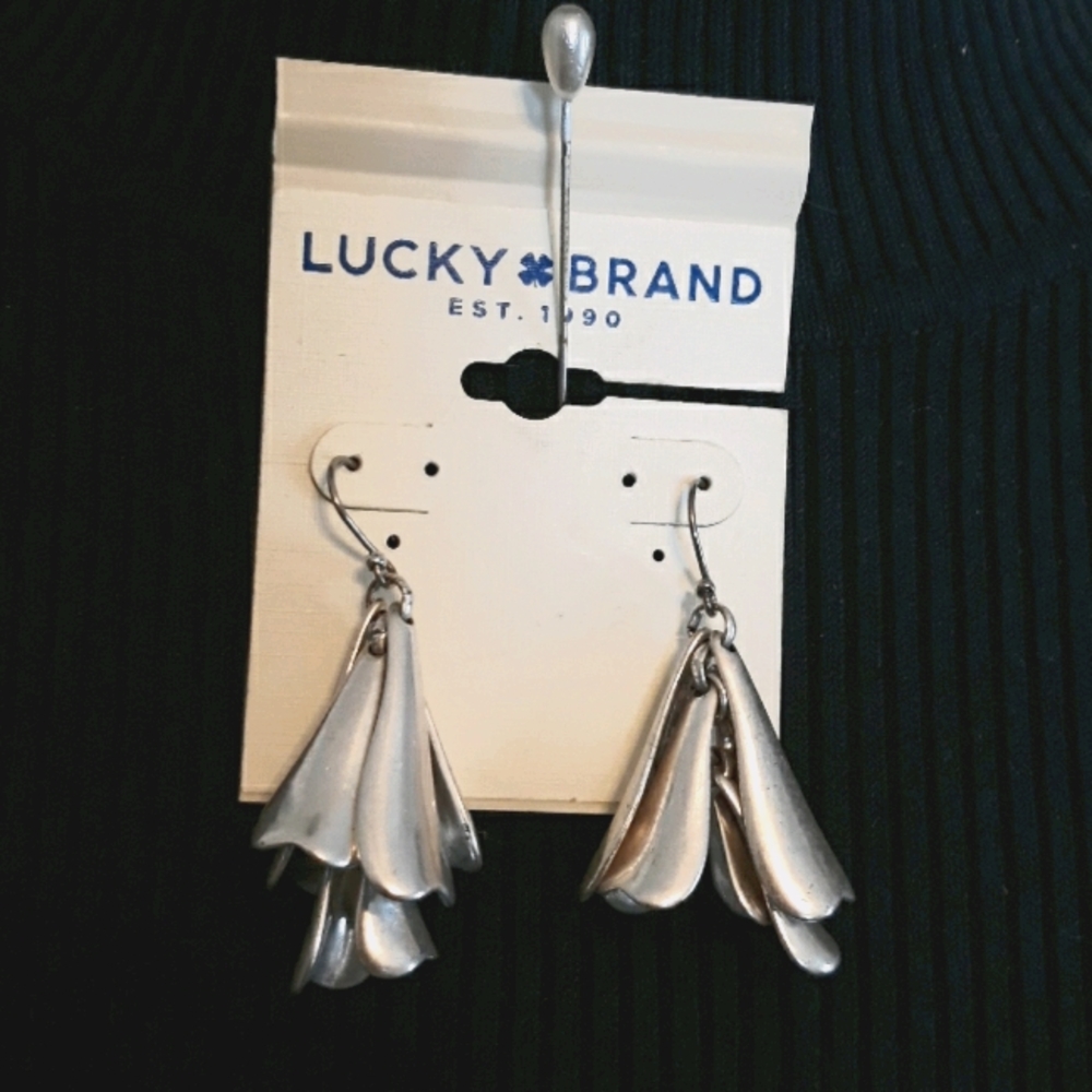 Lucky brand flower earings